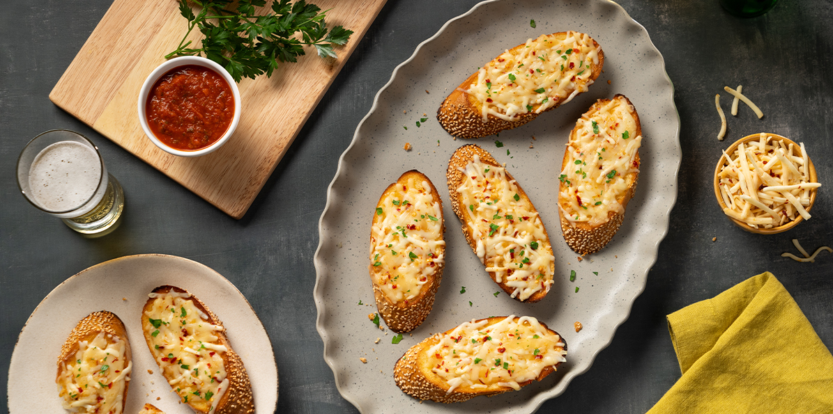 Red Pepper Cheesy Bread | Sargento® Foods Incorporated