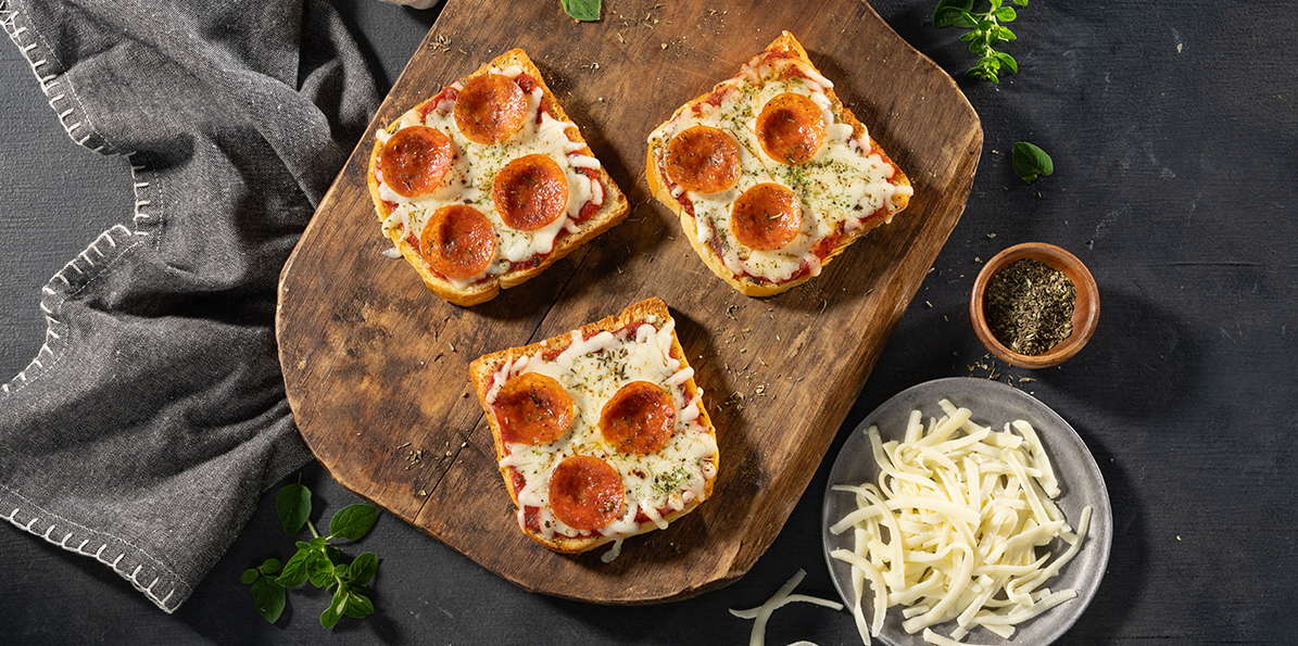 Easy Breezy Garlic Pizza Toast | Sargento® Foods Incorporated