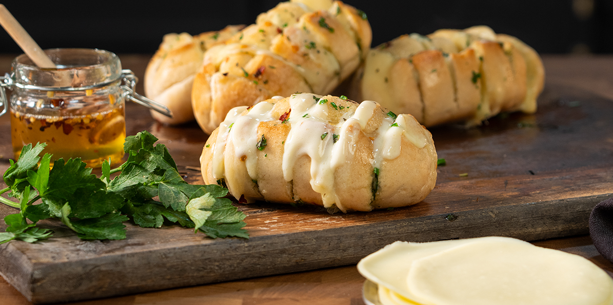Pull-apart Hasselback Buns | Sargento® Foods Incorporated
